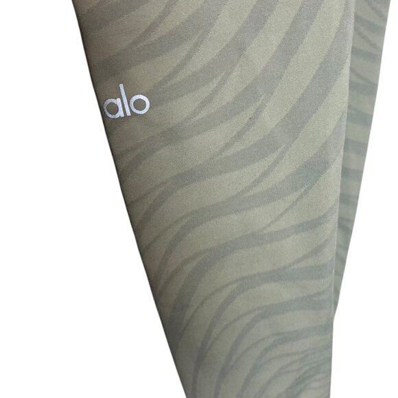 Alo Women's XS High Waist Airbrush Leggings Pistachio Waves Light Green Sporty - Picture 4 of 6